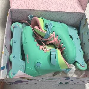 Impala Women's Mint and Pink Roller Skates